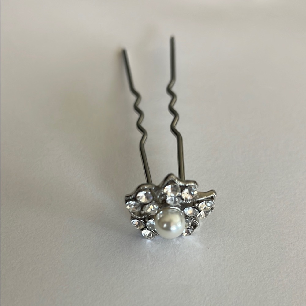 Elegant Silver Hair Pin with Pearl and Crystal Accents